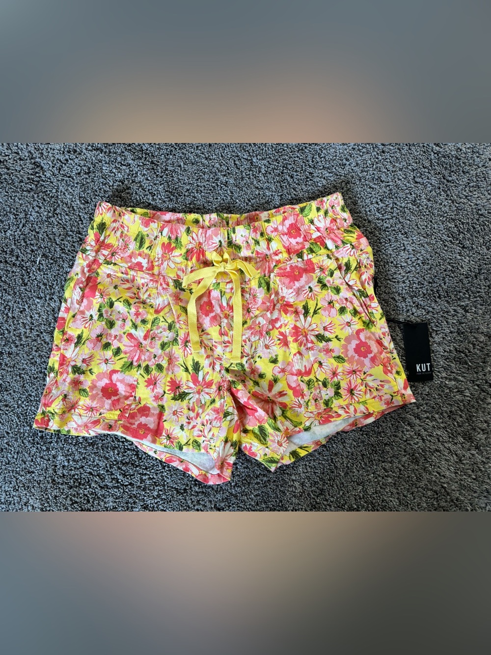 NWT Kut From the Kloth linen shorts. Medium